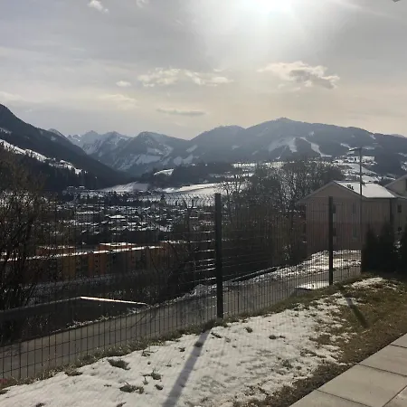 Viva Mountain - Lovely Mountain View Apartment Schladming