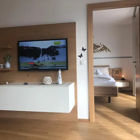 Viva Mountain - Lovely Mountain View Apartment Schladming